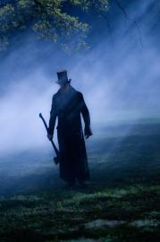 Der Mann mit der Silberaxt: Abraham Lincoln ist nur tagsüber Präsident. Nachts jagt er Vampire!