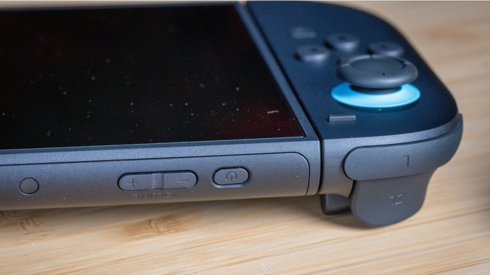 Vom Hammer bis zum Teppichmesser - die Switch 2 hält eine ganze Menge aus