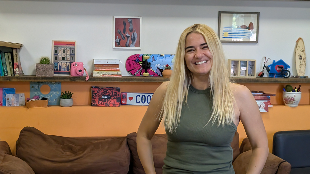 Lorena Gjana unterstützt Entwickler