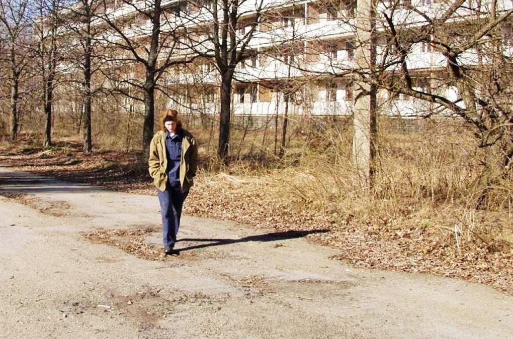 Wer mag, der kann heute durchaus selbst einmal durch Prypjat wandern. Denn einige Teile der verlassenen Stadt sind begehbar. Tourismusbüros bieten dafür geführte Touren an.