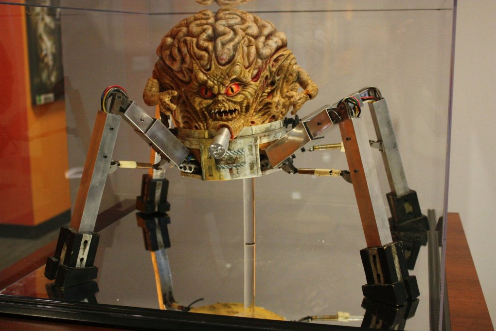 Dieses Modell des Spider Mastermind wurde in verschiedenen Posen abfotografiert. Aus den Bildern entstanden danach die pixeligen Spielgrafiken.