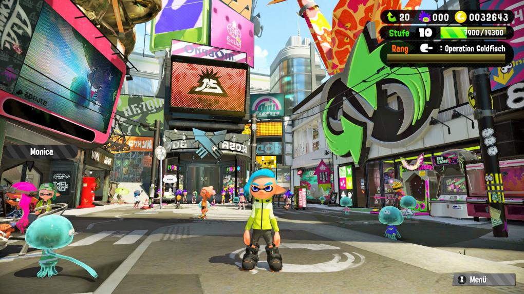 Der Inkopolis-Platz ist wieder das Zentrum des bunten Inkling-Treibens. Hier findet ihr verschiedene Shops und die Zugangspunkte für sämtliche Spielmodi.