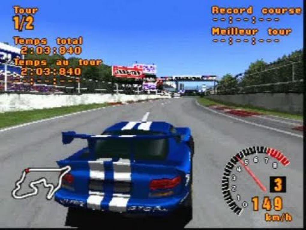 Technisch aus heutiger Sicht eher grobschlächtig, findet das allererste Gran Turismo seinerzeit den Mittelweg zwischen Realität, Anspruch und Einsteigerfreundlichkeit.