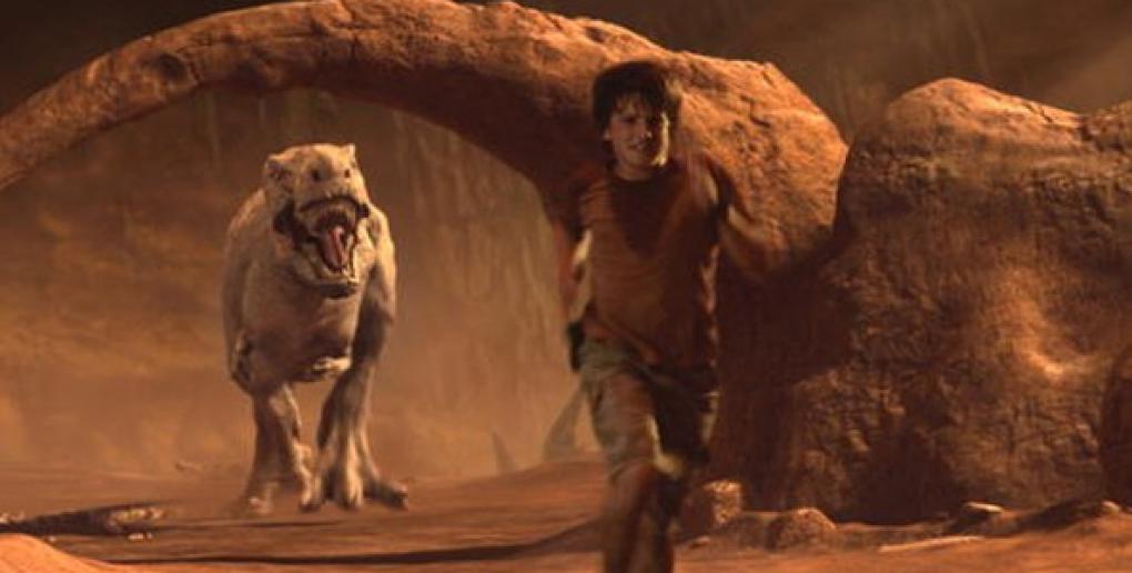 'Die reise zum Mittelpunkt der Erde' (2008) - Der T-Rex jagt die Gruppe quer durch sein unterirdisches Reich.