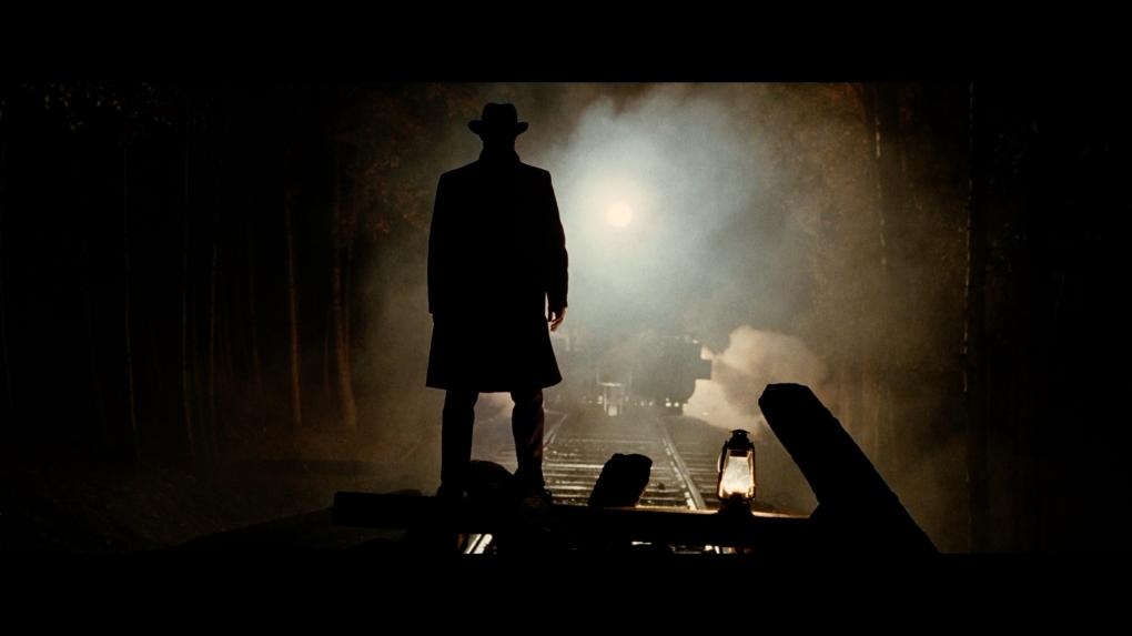 Jesse James ist bereit für seinen letzten Raubzug. Seine Gang wartet bereits im Dickicht.