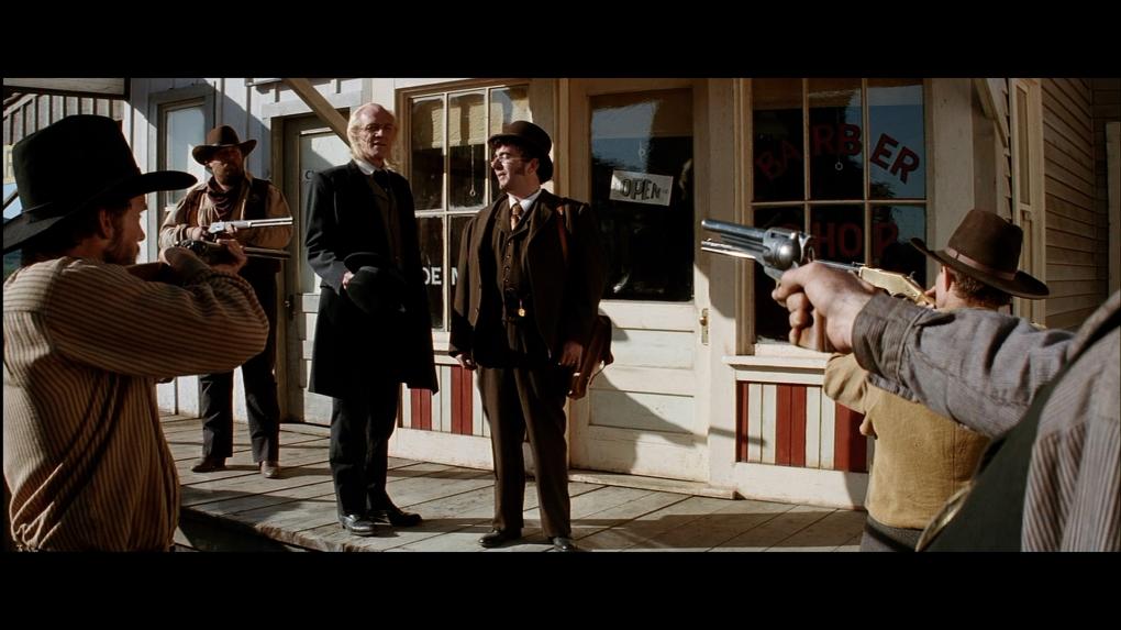 English Bob und sein Biograph werden vom Sheriff aus der Stadt getrieben.