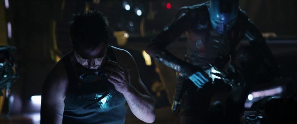 Tony Stark und Nebula arbeiten mit vereinten Kräften.