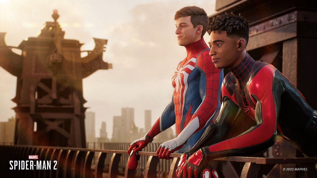 Peter Parker und Miles Morales stehen auf einer Brücke und schauen in die Ferne.