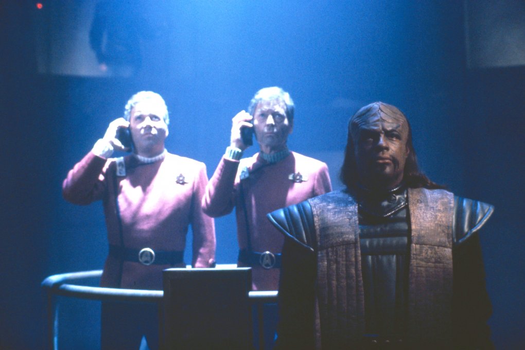 Michael Dorn spielt Worfs Großvater und Kirks Pflichtverteidiger.