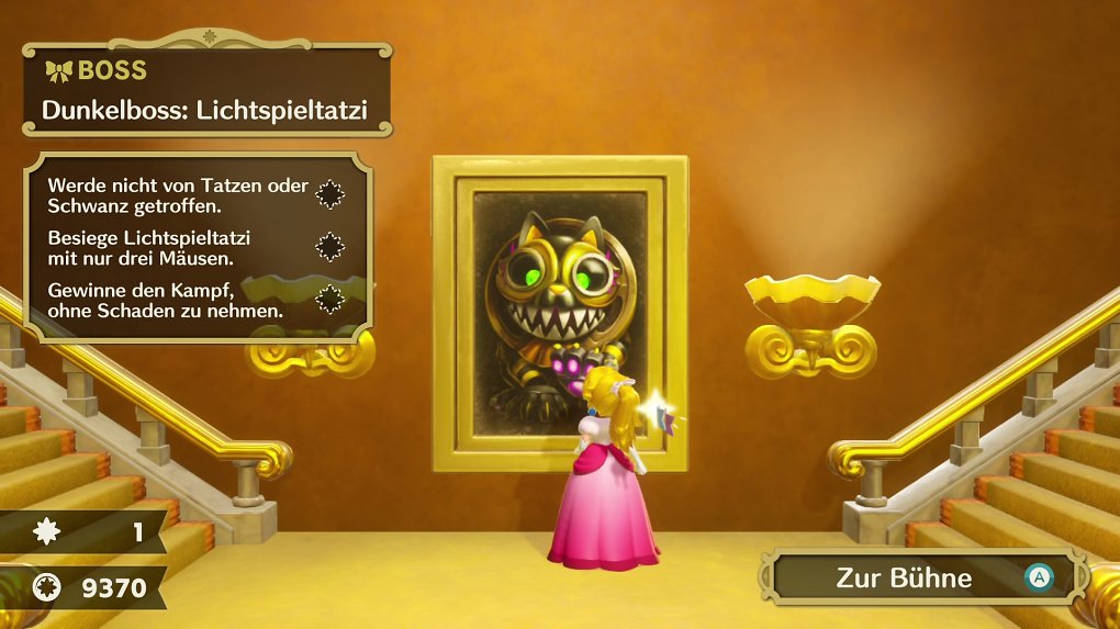 Peach steht vor dem Portrait der Lichtspieltatzi