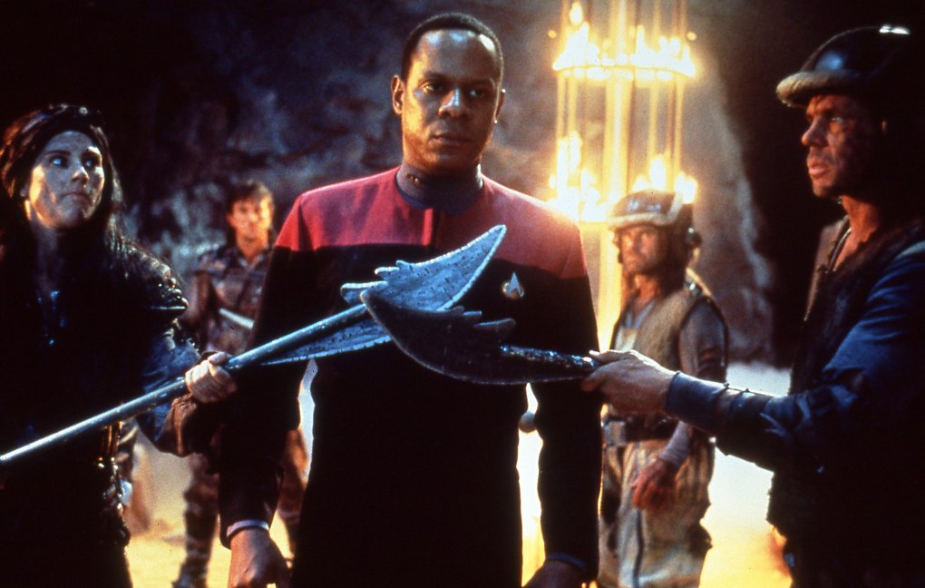 Commander Sisko auf einem apokalyptischen Schlachtfeld