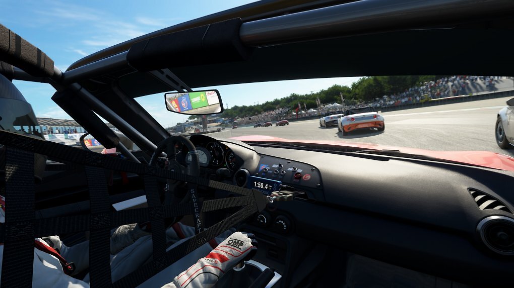 Eine Cockpitansicht des Mazda MX5