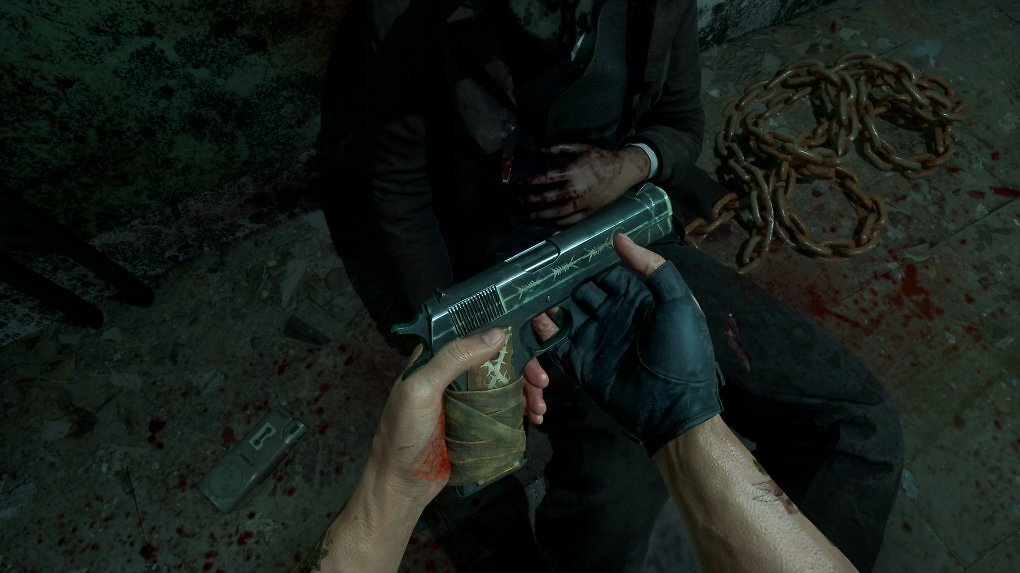In Hellraiser lassen sich auch Schusswaffen finden. Aber vor allen Gefahren sind wir dennoch nicht sicher.