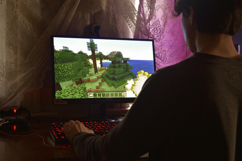 In Minecraft und anderen Open-World-Sandbox-Titeln darf sich der Spieler jederzeit selbst aussuchen, wie er seine Zeit verbringt