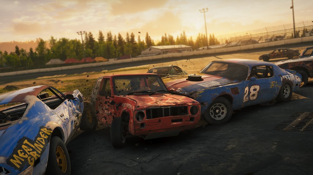 In Wreckfest 2 fliegen regelmßig die Fetzen. Doch auch saubere Fahrer sollen im nahenden Karrieremodus ihren Spaß finden.