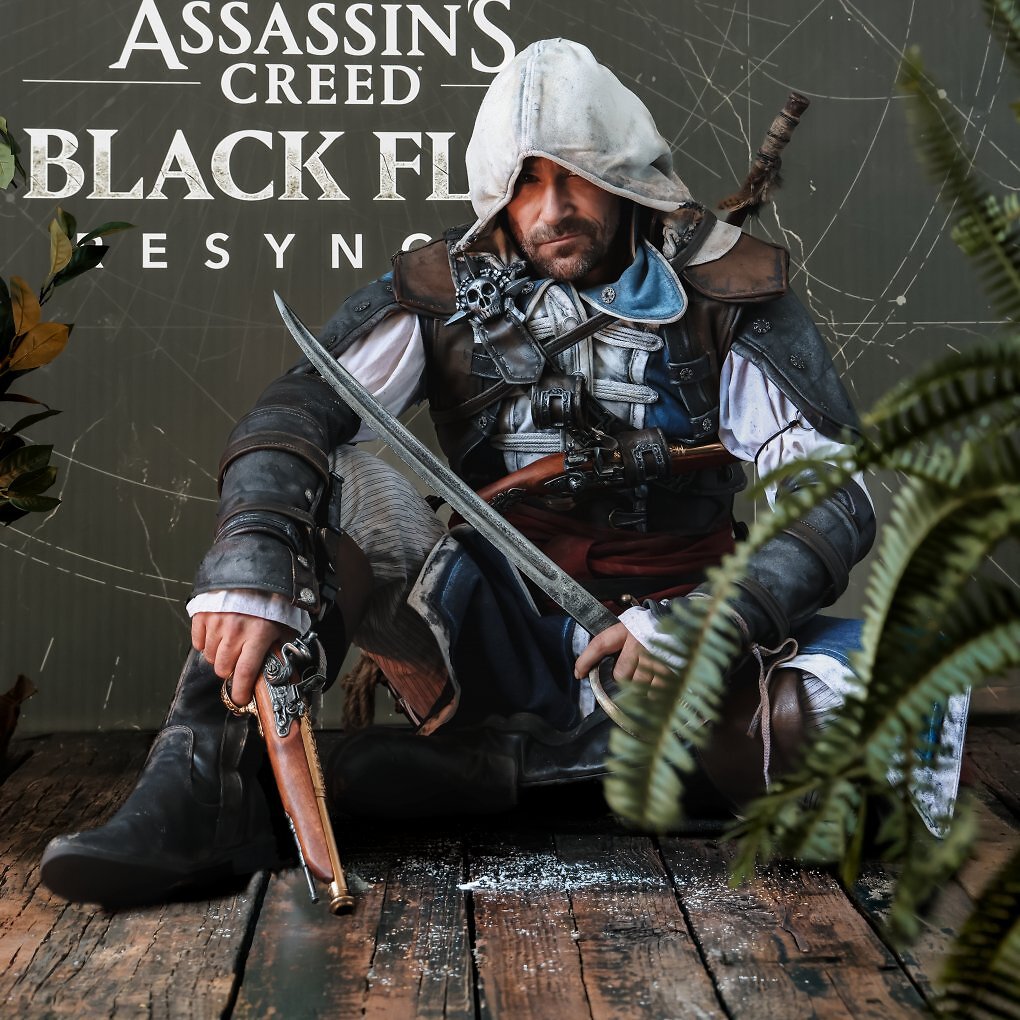 Matt Ryan im authentischen Edward Kenway Cosplay.