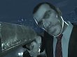 Nico Bellic aus GTA 4 zielt mit einer Pistole.