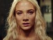 Freya Allan als Ciri in der Netflix-Serie The Witcher