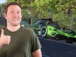 Ein grünes Fahrzeug steht auf der Strecke in Le Mans Ultimate
