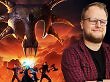 Der Autor Carlo Siebenhüner vor dem Titelbild des Gothic Remakes.