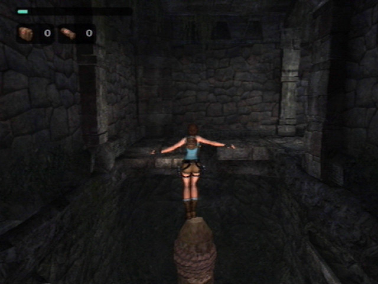 [04/06/2007] Lara auf dem Pfosten