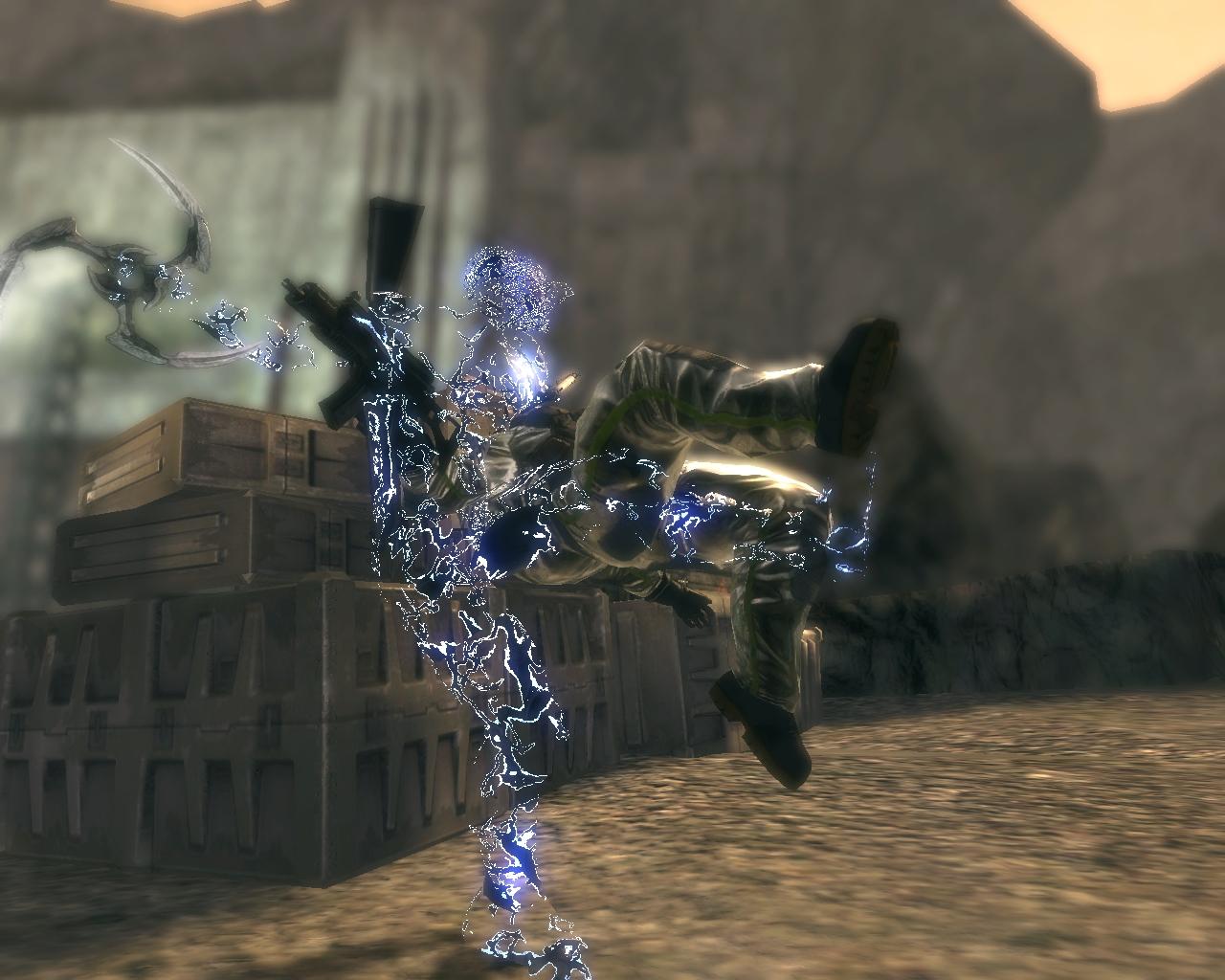 [24/03/2009] Dank Ihrer eigenen Mutation erhalten Sie im Spiel Zugriff auf eine Art Tarnfeld. Achtung, die aktivierte Tarnkappe hält nur wenige Sekunden, dafür kann man so schnell ein Spezialmanöver am Gegner ausführen.