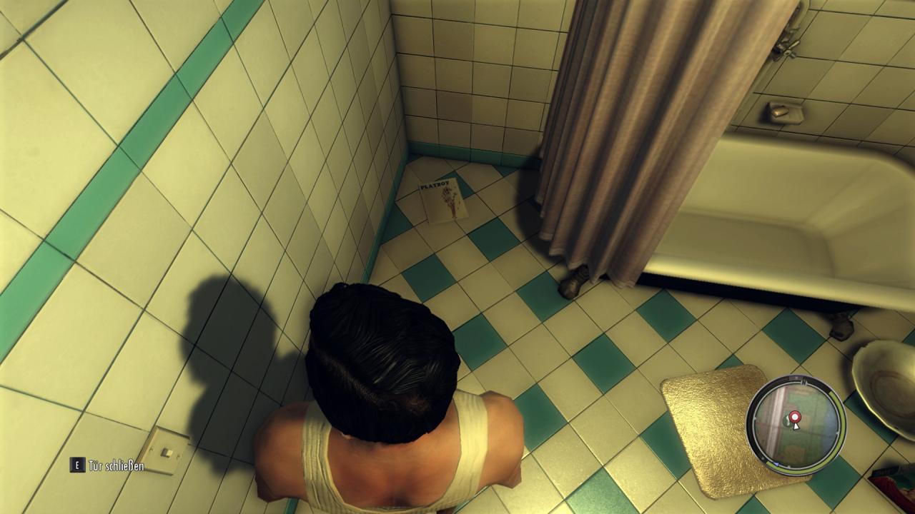[24/08/2010] Kapitel 10 - Zimmerservice / Chapter 10 - Room Service: Im Badezimmer von Vitos Haus, das direkt an sein Schlafzimmer angrenzt: Erst nachdem Sie vom Telefon geweckt werden, liegt das Heft neben der Badewanne.