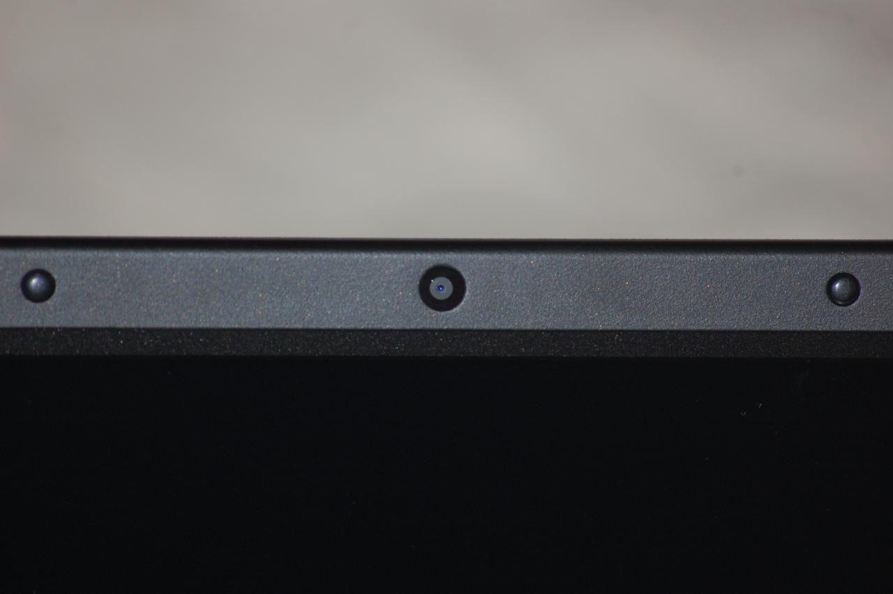 [07/07/2012] Die Innenkamera des Nintendo 3DS XL. Außen hat der 3DS XL natürlich zwei Linsen.