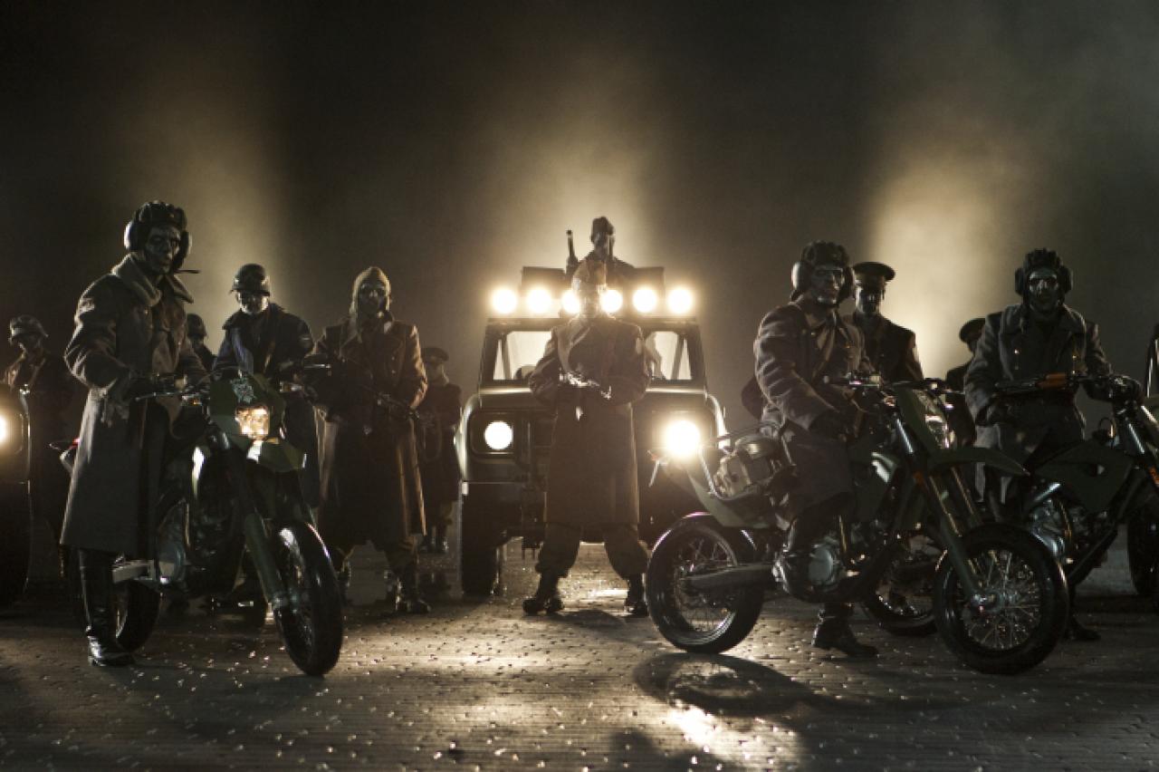 [20/09/2012] Las-Plagas-Zombies sind intelligent und greifen von Motorrädern und mit Knarren an.
