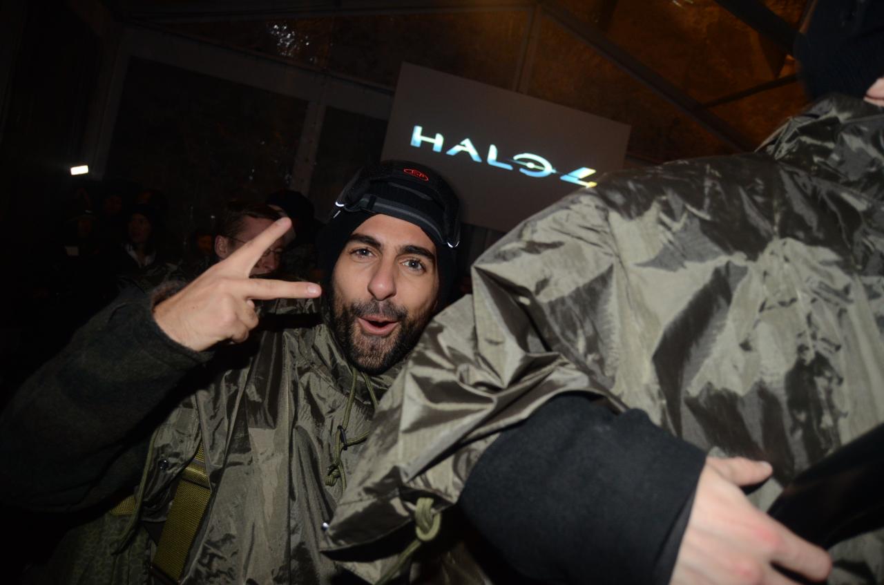 [05/11/2012] Halo 4 Launch in Liechtenstein: Nach der etwa zweistündingen Reallife-Erfahrung dürfen die erschöpften Fans endlich Halo 4 spielen