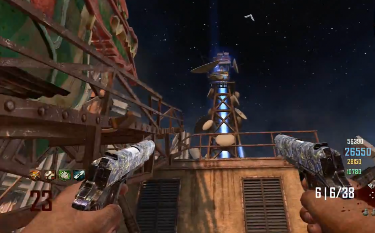 [19/03/2013] Nach dem Easter Egg leuchtet der Turm, blau nach dem Richtofen Part, orange nach dem Maxis Part