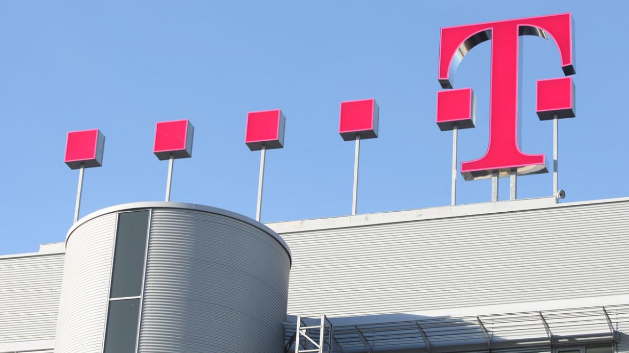 [03/05/2013] Telekom und Sony machen gemeinsame Sache: Bis zu 200 Mb/s für Gaming garantiert - ein Angriff auf die Netzneutralität, sagt Sandro Odak.