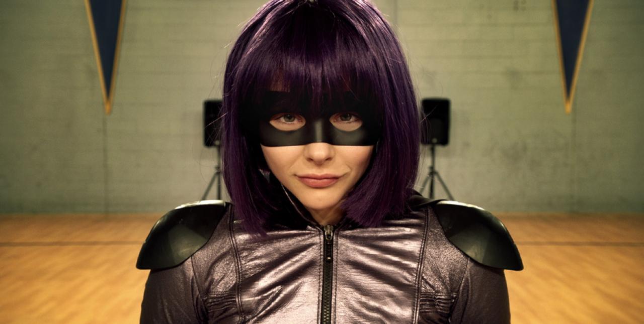 [16/08/2013] Hit Girl kämpft an anderer Front: Sie muss sich durch den High School Alltag boxen, ohne jemanden zu töten.