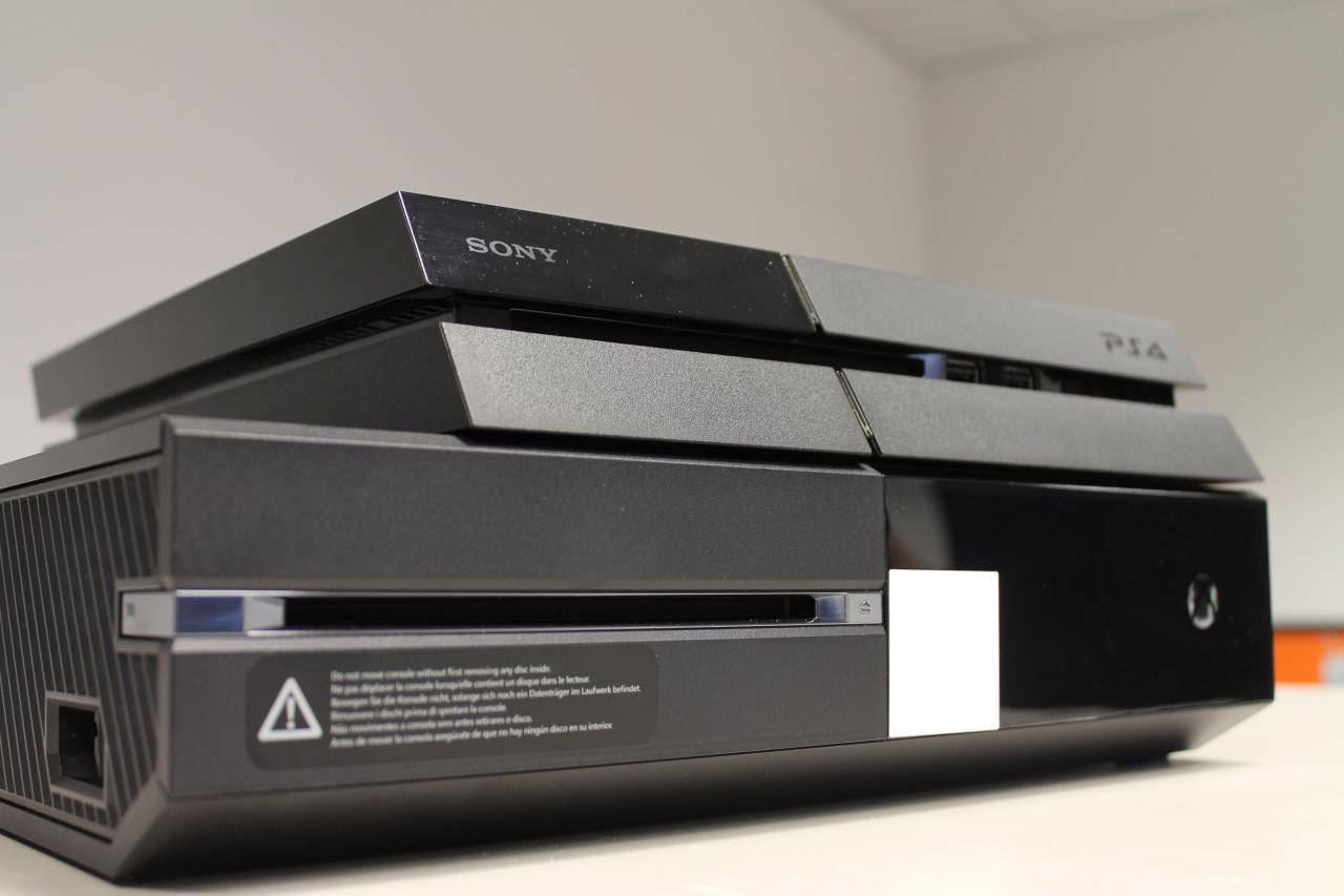[14/11/2013] Die Playstation 4 im Vergleich zur Xbox One: Sonys Neuling ist ein Winzling mit Power!