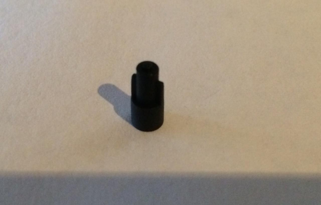 [08/06/2014] Gummiknüppel ohne wirkliche Funktion.