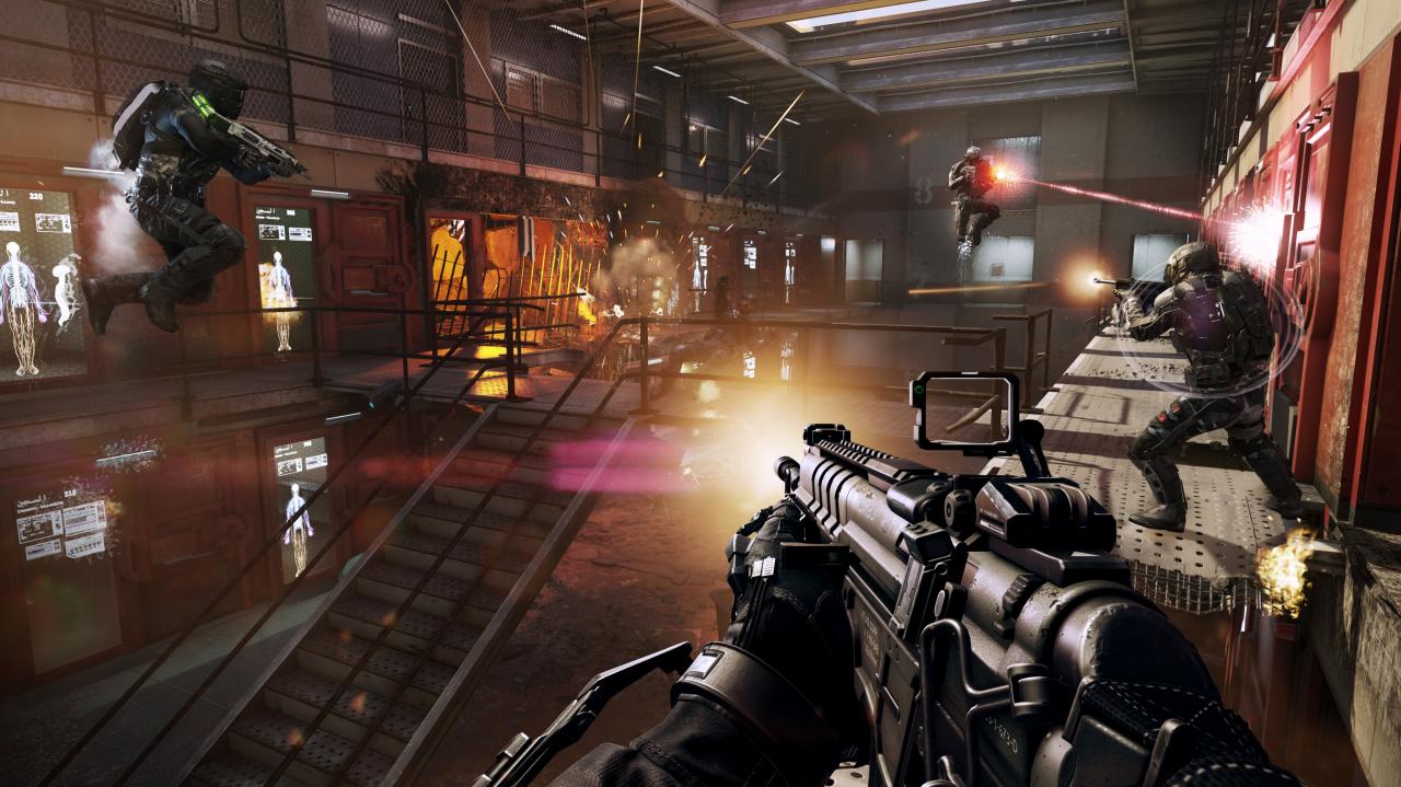 [11/08/2014] Strahlenwaffen (rechts) sind die neue Waffenklasse in CoD: AW.