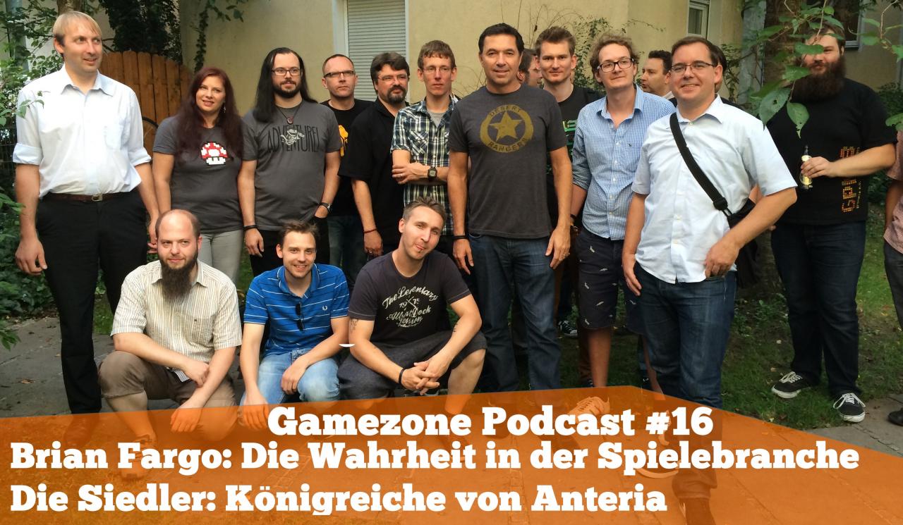 [07/08/2014] Stargast Brian Fargo (in der Mitte des Bilds, mit Desert Ranger T-Shirt) im Gespräch mit Fanboy Andreas Peter und Jüngling Sandro Odak.