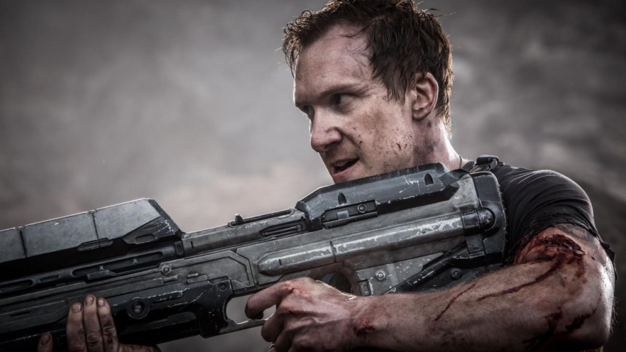 [03/02/2015] Foto aus einer generischen Ballerszene, die aus jedem Sci-Fi-Film stammen könnte.