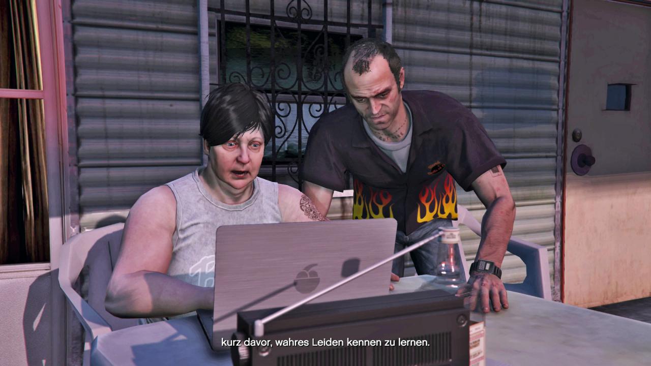 [10/04/2015] GTA 5 im Test: Trevor und sein Gehilfe lesen gerade im Netz nach, was wir von Rockstars PC-Shooter halten.