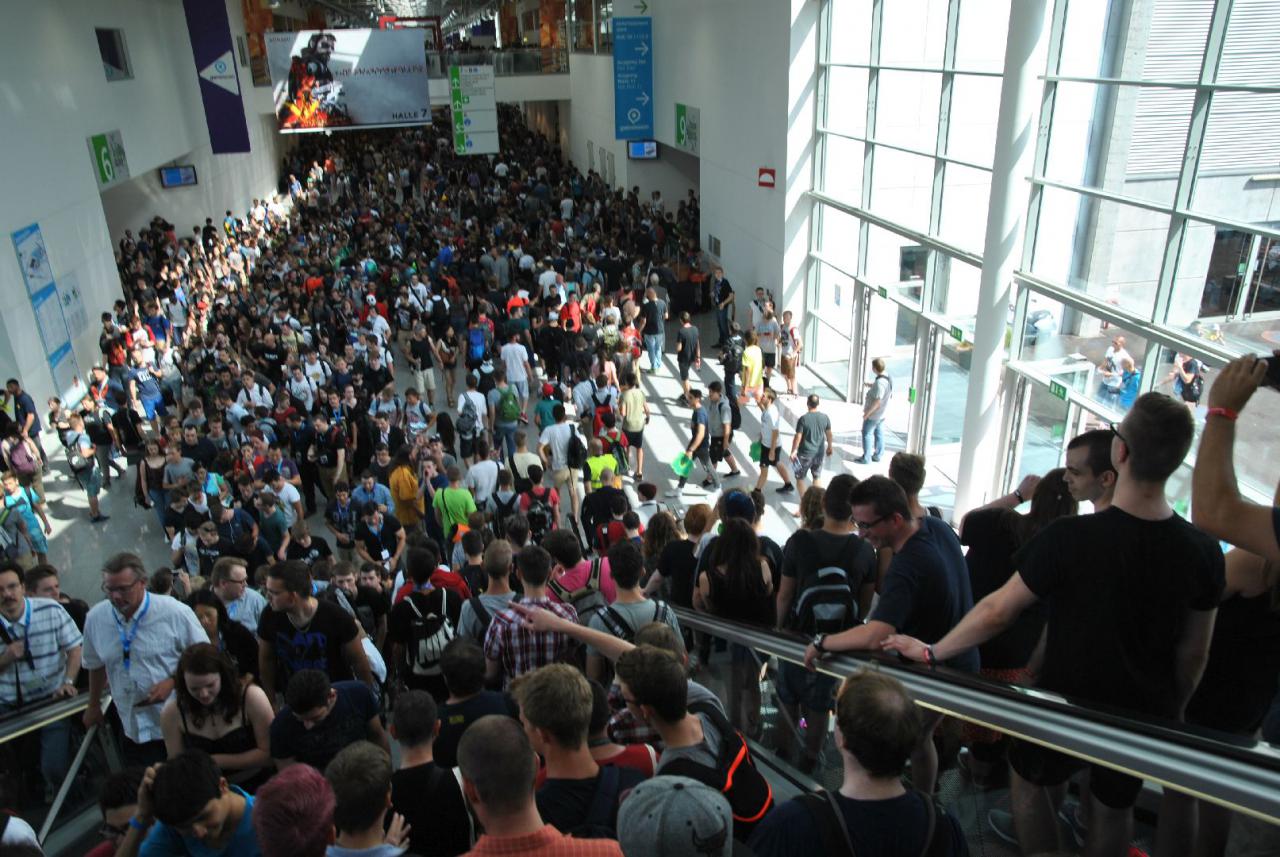Gamescom Messe-Eingang 