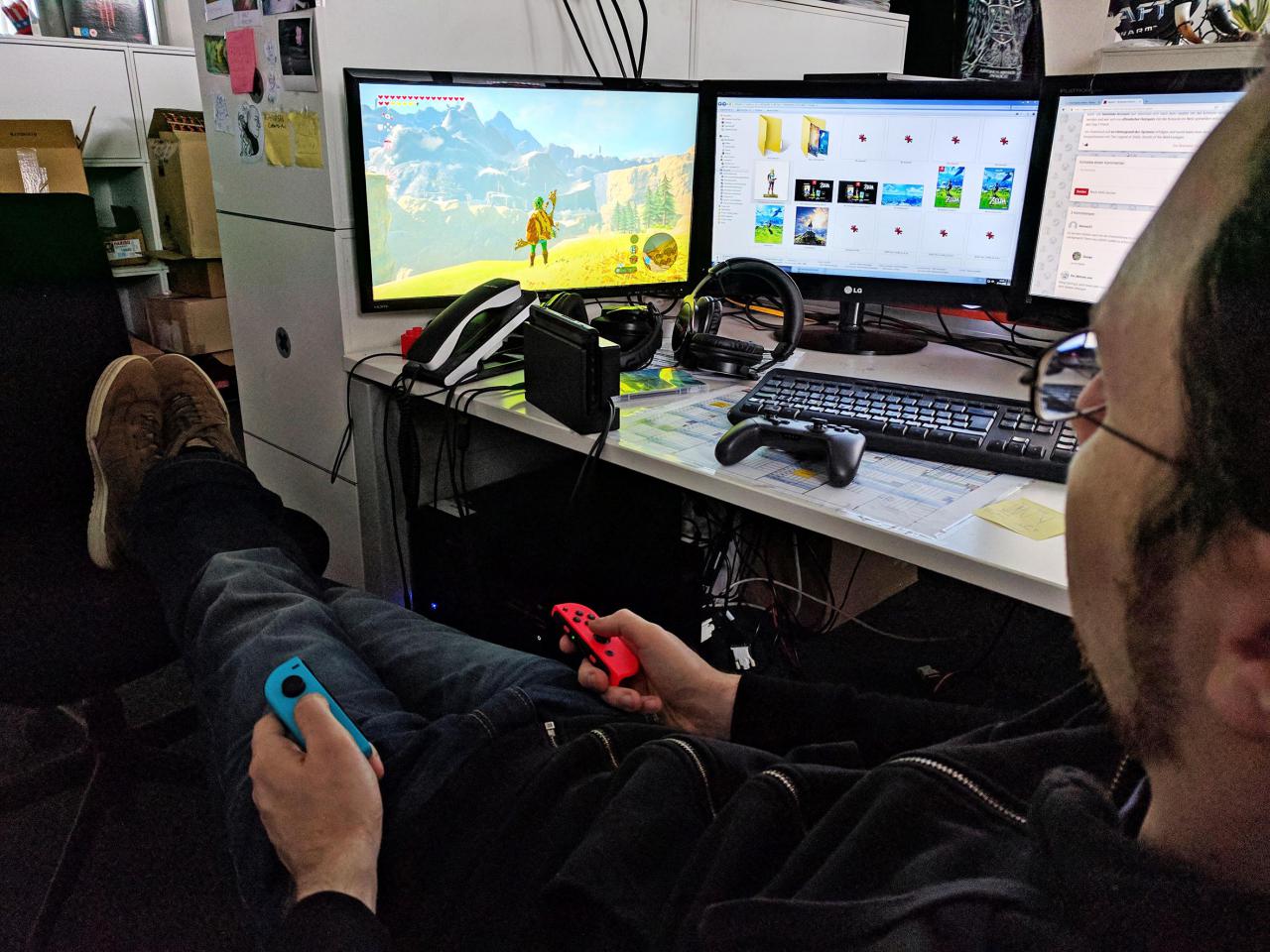 [03/03/2017] Dank der separat nutzbaren Joy-Cons kann man in so ziemlich jeder Lage schön entspannt spielen.