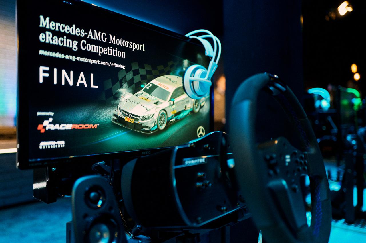 [02/11/2017] Für das Finale stellte Mercedes AMG 18 Racing-Seats zur Verfügung. Gleiches Equipment für alle.