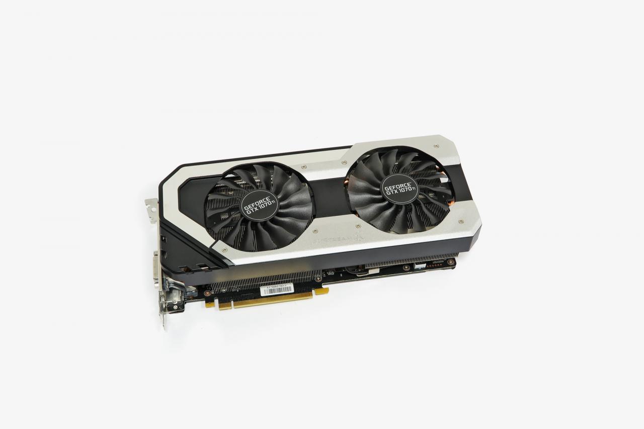 [27/11/2017] Die Nvidia GeForce GTX 1070 war von der Leistung her im Vergleich zur GTX 900e-Serie an sich stark genug, um eher als GTX 1080 vermarktet zu werden.