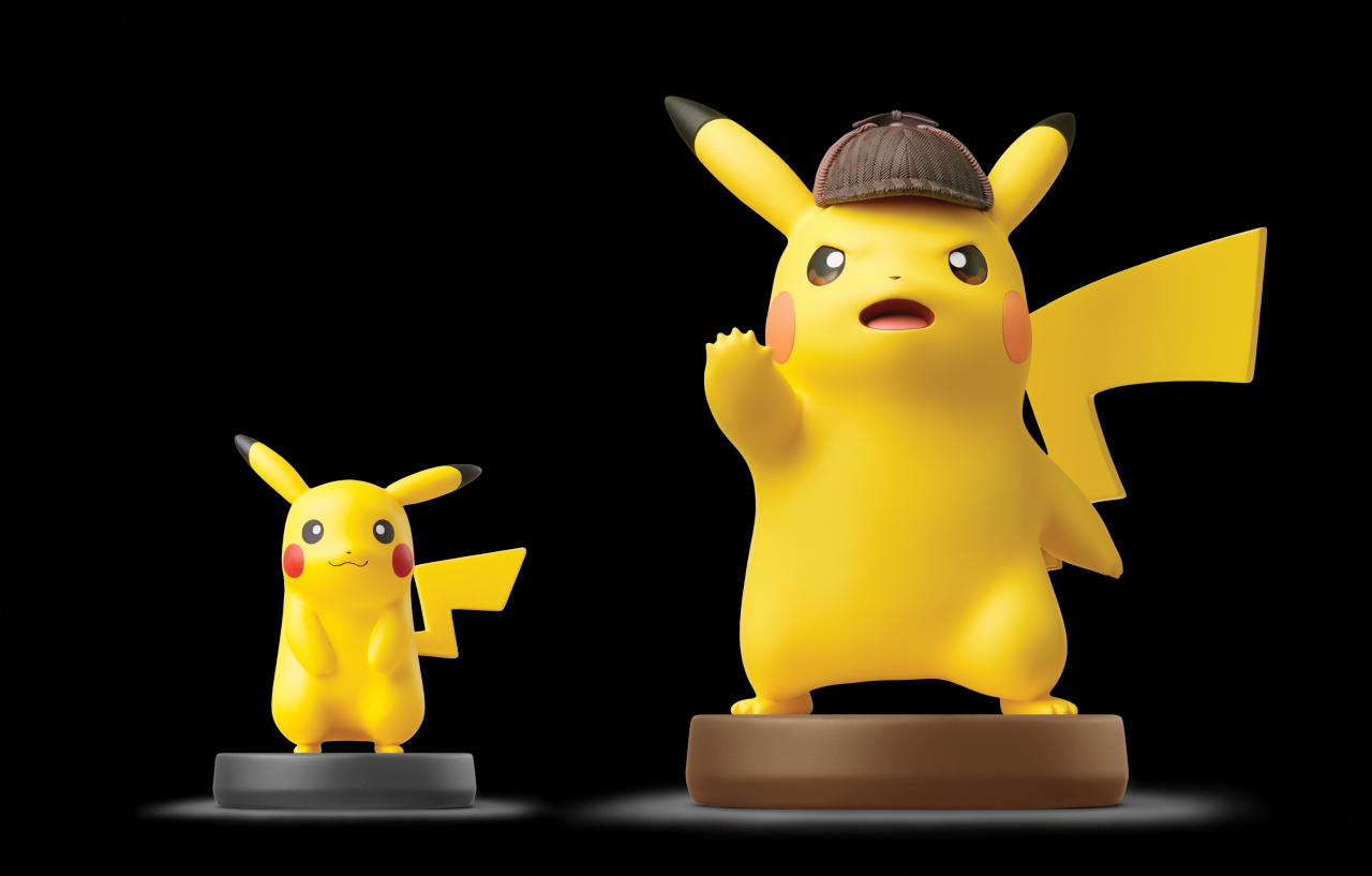 [23/01/2018] Gleichzeitig mit dem Spiel erscheint eine besonders große Amiibo-Figur im Stil von Detektiv Pikachu, die Pikachu-Sequenzen abgeschlossener Kapitel freischaltet.