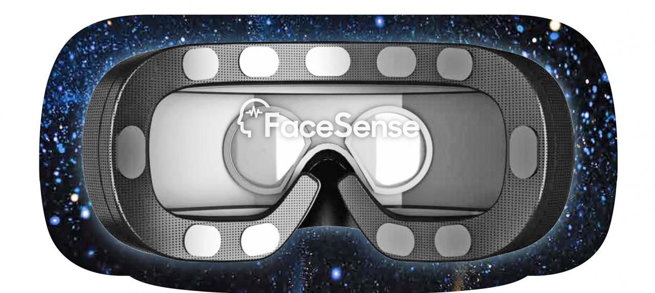 [19/01/2018] Über elf Elektroden am Schaumstoff-Aufsatz der Brille (hier eine Gear VR) erkennt FaceSense von C-Lab Gesichtsausdrücke und spiegelt sie in Echtzeit auf virtuelle Avatare.