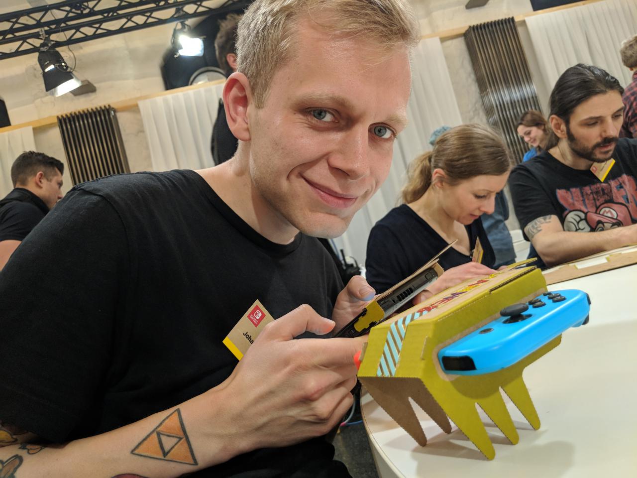 [19/03/2018] Volontär Johannes machte sich zusammen mit Kameramann Domninik auf nach Hamburg, um Nintendo Labo auf Herz und Nieren zu prüfen und auszuprobieren.