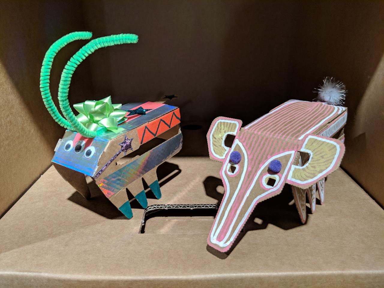 [19/03/2018] Kreativität wird bei Nintendo Labo groß geschrieben! Um eure Konstrukte, wie hier die RC-Autos, ganz nach eigenen Vorlieben zu verschönern, gibt es ein extra Set von Nintendo oder ihr nehmt einfach alles, was ihr eh schon Zuhause habt.
