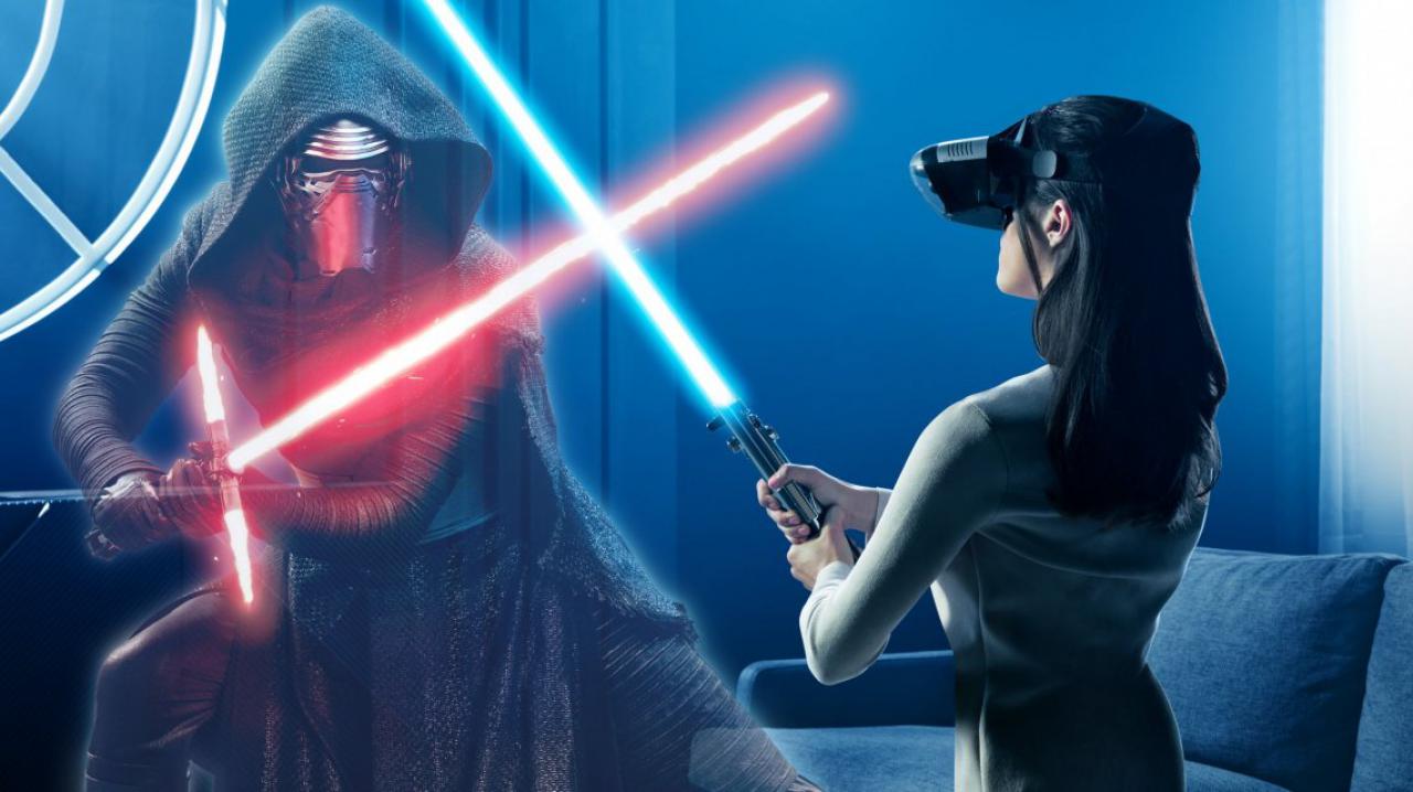 [27/03/2018] Star Wars: Jedi Challenges ermöglicht Lichtschwertduelle gegen KI-Gegner, die in Hologrammform im Raum auftauchen. Das Starterpaket inklusive Lenovo Mirage AR Headset, Lightsaber Controller und Zubehör kostet 199 Euro. (Quelle: Lenovo / Disney)