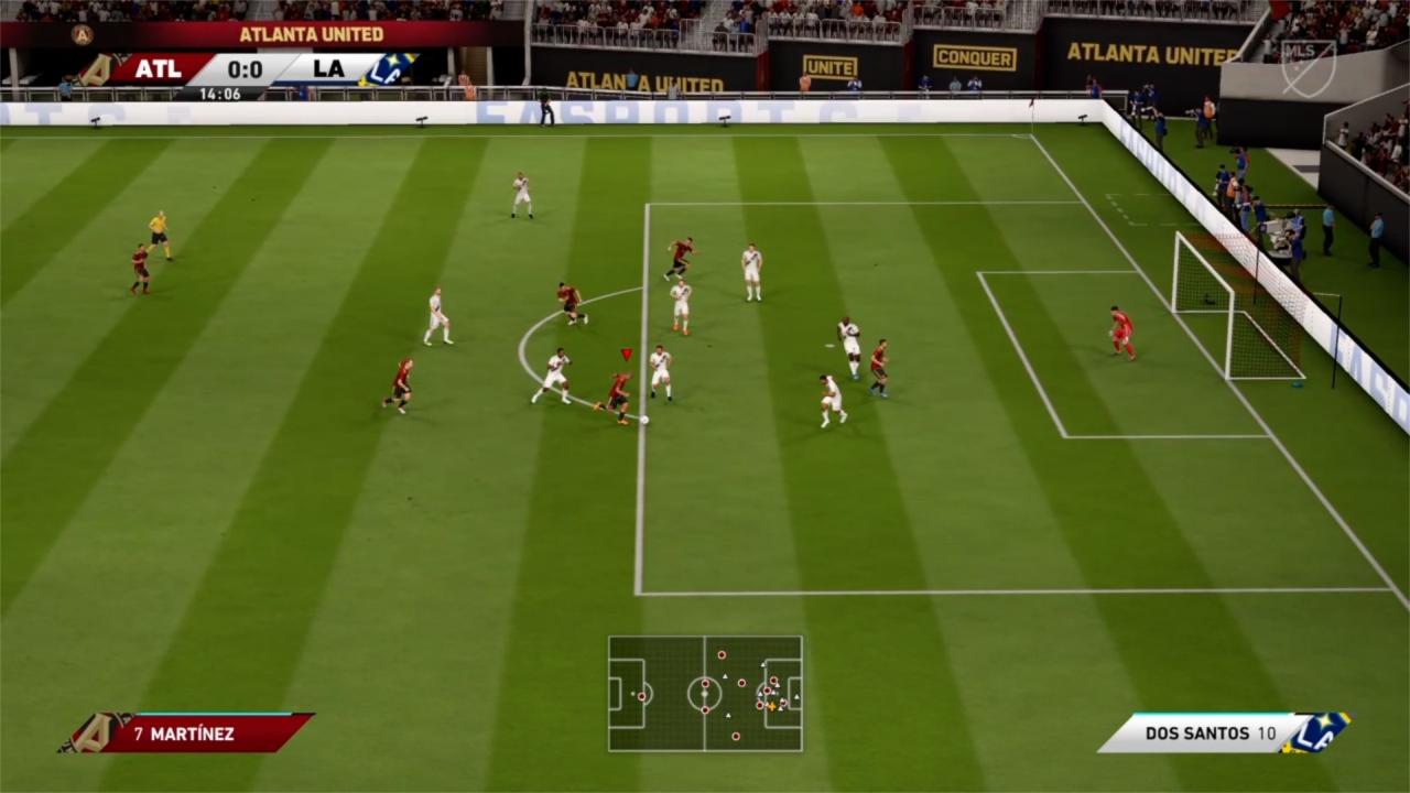 Josef Martinez vom FC Atlanta dribbelt in den Strafraum.
