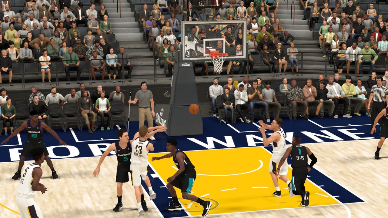 NBA2K19 im Test: Die verbesserte Verteidigung lässt sich mit Spielzügen knacken.